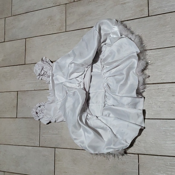 Rubie's Costume White Ballerina with Sparkly Fur-Trimmed Tulle Skirt - Picture 4 of 4